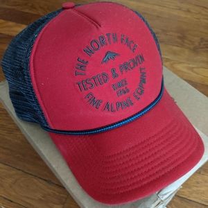 The Northface trucker hat.